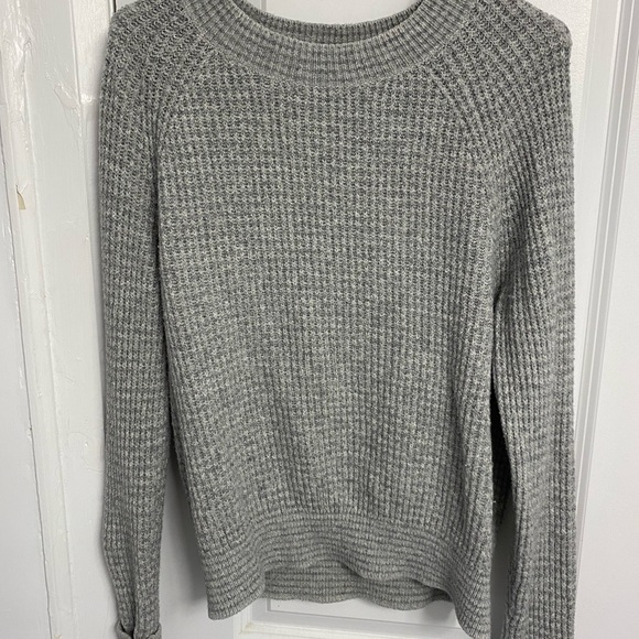 Soft grey sweater - Picture 3 of 3